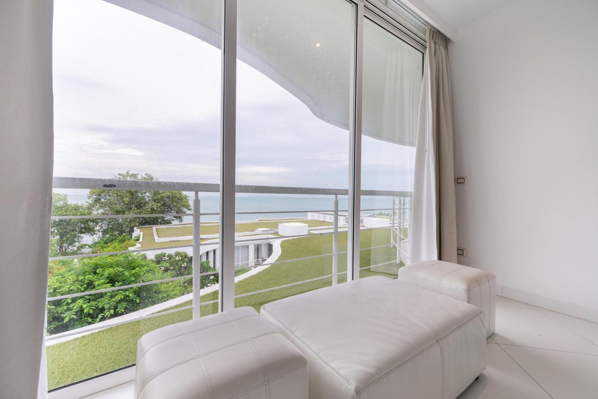 Pure Sunset Beach - Ocean View Room, Pattaya Na Chom Thian Exterior photo