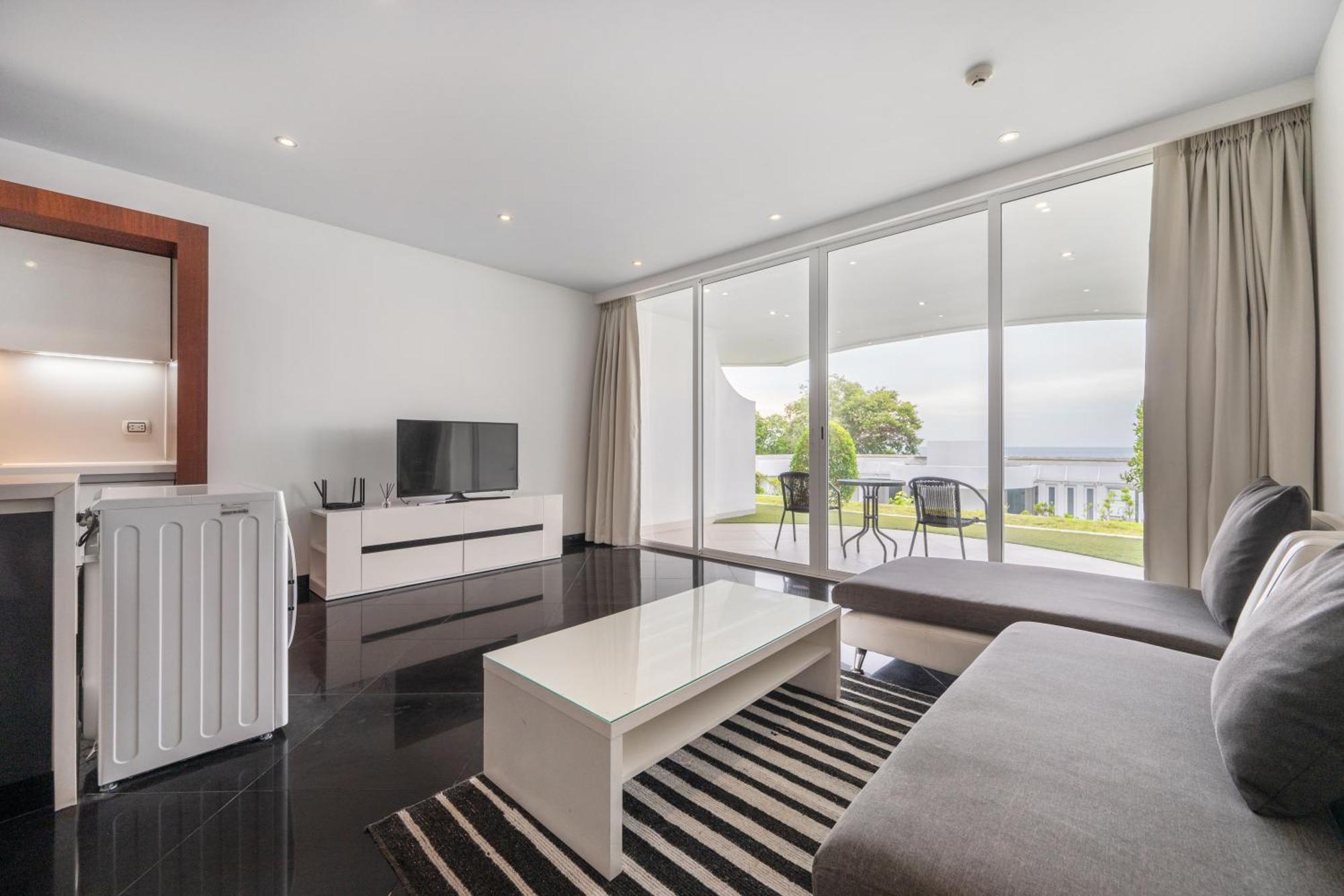 Pure Sunset Beach - Ocean View Room, Pattaya Na Chom Thian Exterior photo