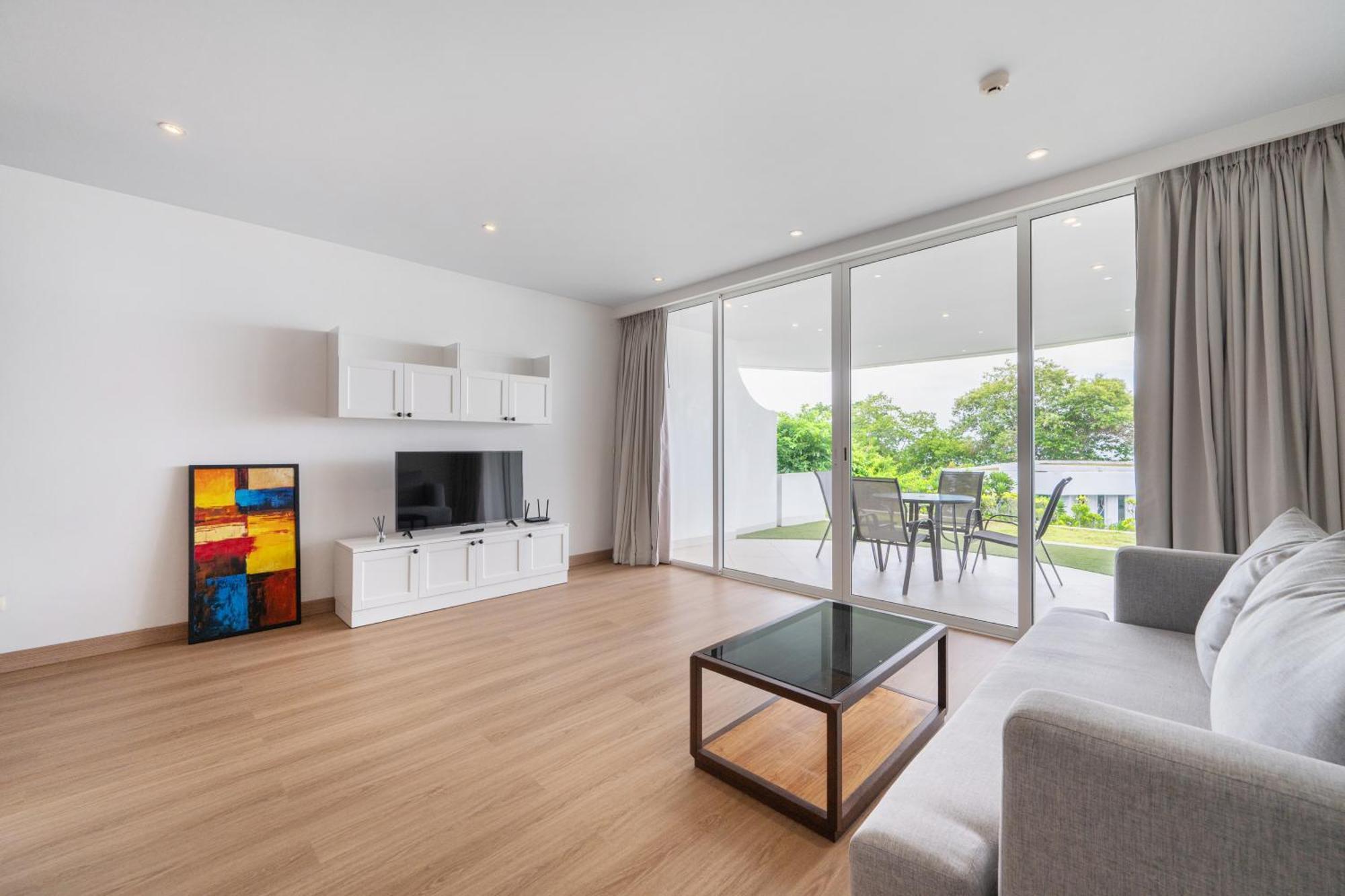 Pure Sunset Beach - Ocean View Room, Pattaya Na Chom Thian Exterior photo